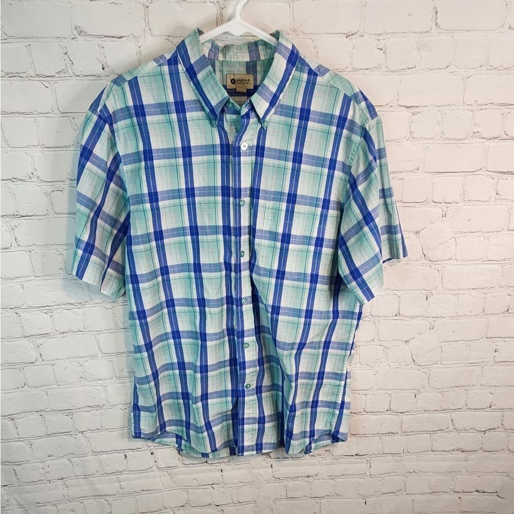Men's Haggar button-down shirt, size Medium